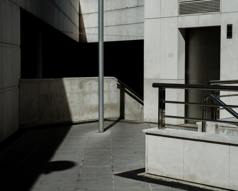 Photographie : Margaret Dearing. De l'ensemble : Sous-sol 1 / Sous-sol 2 / Sous-sol 3.