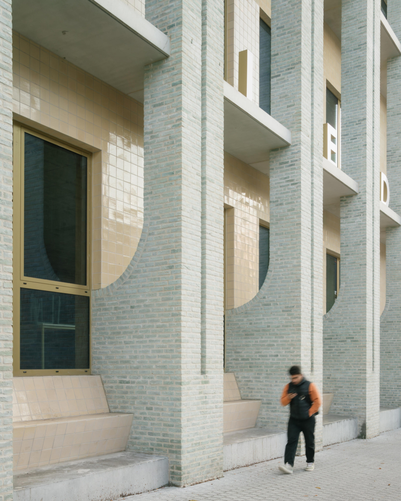École Egied Van Broeckhovenschool, 2023. Architecture : B2Ai. Photographie : Stijn Bollaert