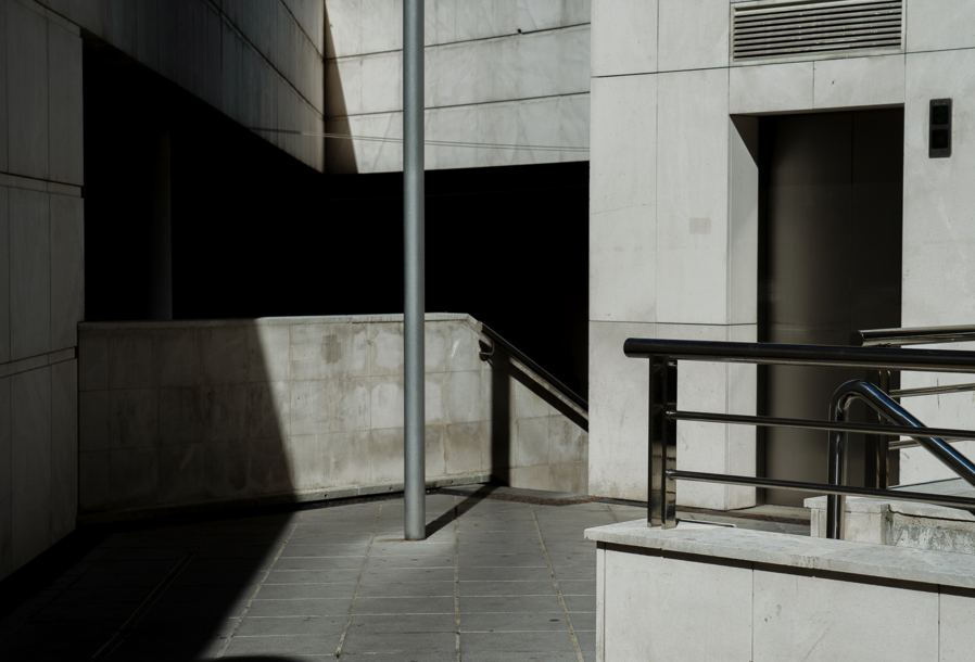 Photographie : Margaret Dearing. De l'ensemble : Sous-sol 1 / Sous-sol 2 / Sous-sol 3.
